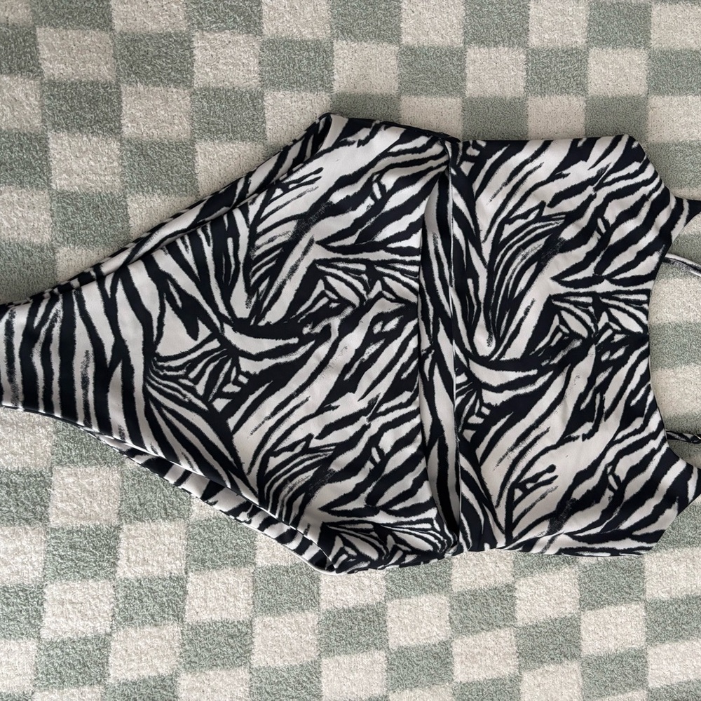 Skatie cut out one piece